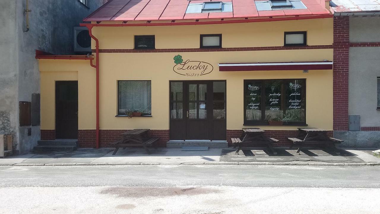 Lucky Apartman Bed & Breakfast Svoboda nad Upou Luaran gambar